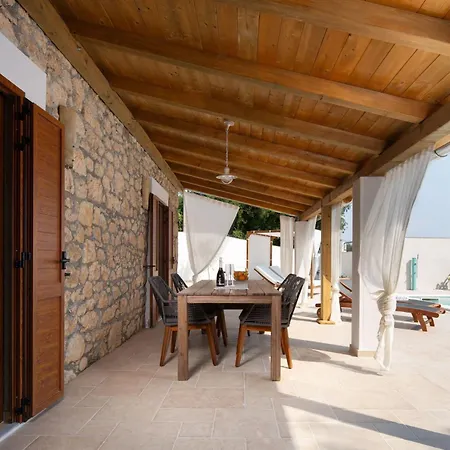 Casa Di Nika - Charmante Steinvilla Mit Beheiztem Pool By Interhome * Bribir