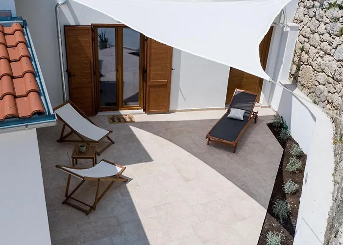Casa Di Nika - Charmante Steinvilla Mit Beheiztem Pool By Interhome *