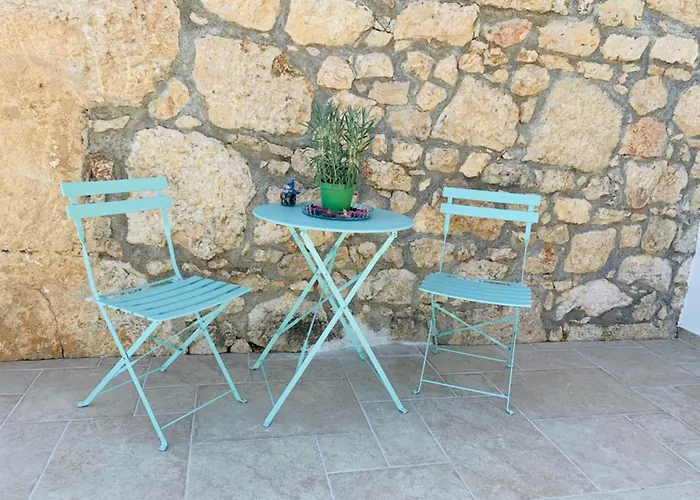 Casa Di Nika - Charmante Steinvilla Mit Beheiztem Pool By Interhome Nyaraló