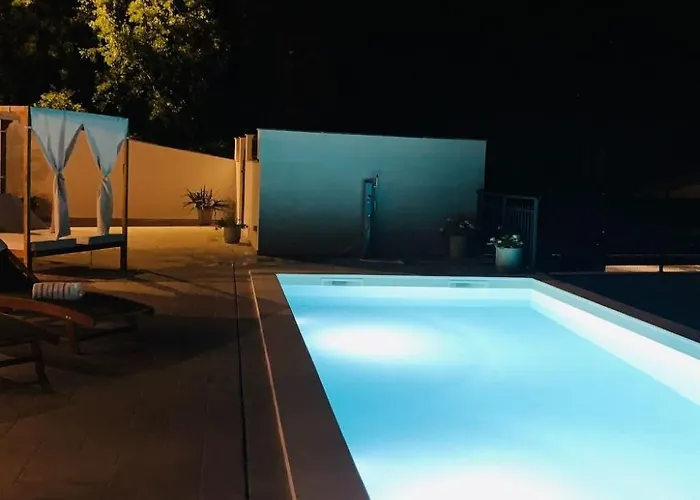 Casa Di Nika - Charmante Steinvilla Mit Beheiztem Pool By Interhome *