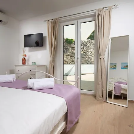 Casa Di Nika - Charmante Steinvilla Mit Beheiztem Pool By Interhome Holiday home