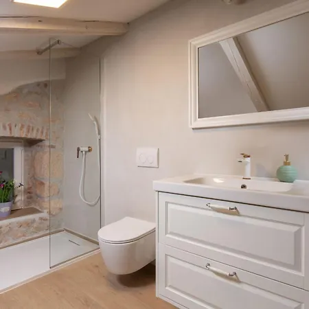 Holiday home Casa Di Nika - Charmante Steinvilla Mit Beheiztem Pool By Interhome *