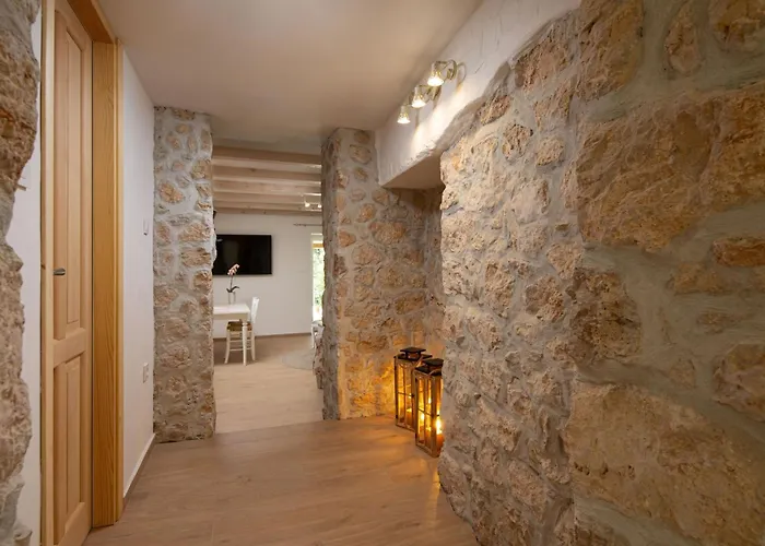 Casa Di Nika - Charmante Steinvilla Mit Beheiztem Pool By Interhome *
