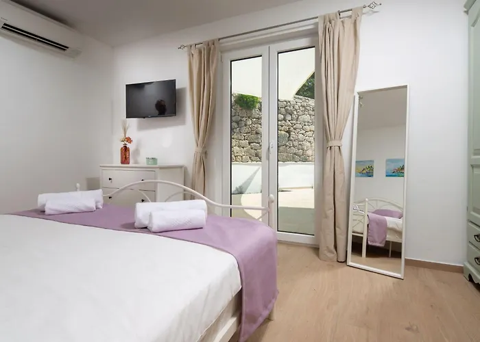 Casa Di Nika - Charmante Steinvilla Mit Beheiztem Pool By Interhome Holiday home