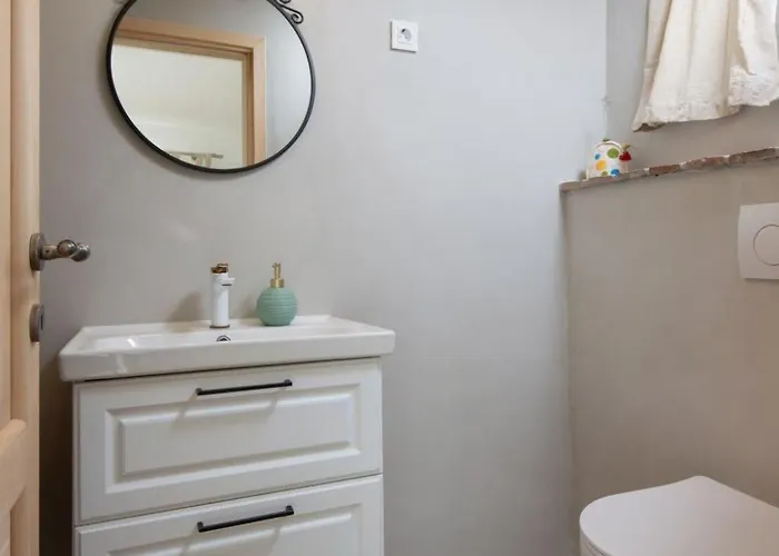 Holiday home Casa Di Nika - Charmante Steinvilla Mit Beheiztem Pool By Interhome