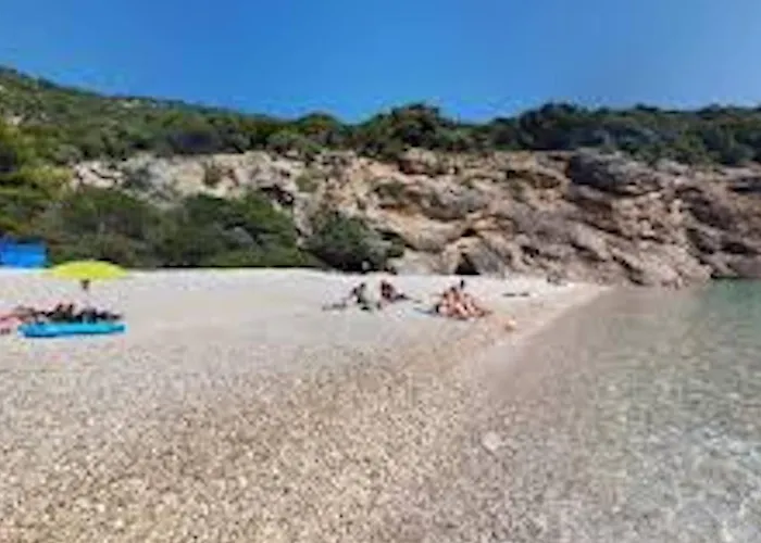 Holiday home Casa Di Nika - Charmante Steinvilla Mit Beheiztem Pool By Interhome *